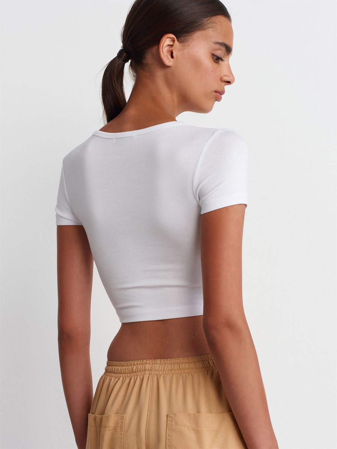 Round-Neck Crop Top T-Shirts