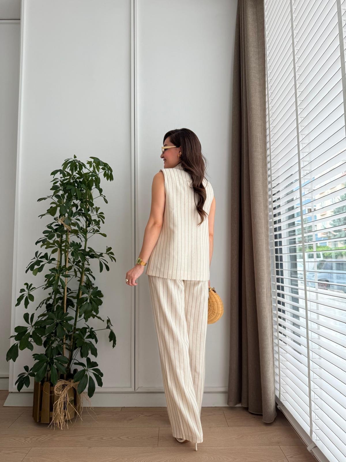 Elegant Stripped Pantsuit