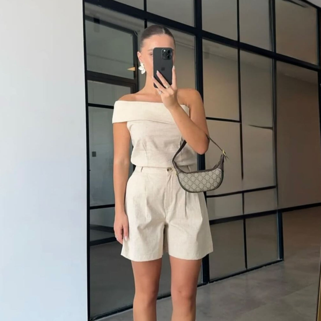 Valeria Set Short With One Shoulder Top