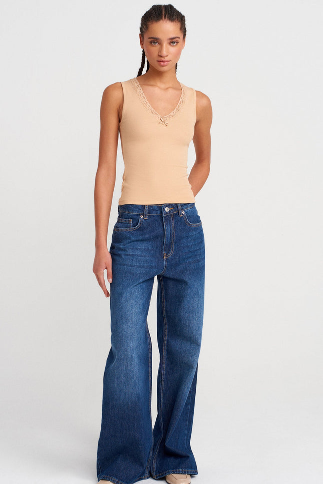 31778 Dantel Detaylı Top-Bej