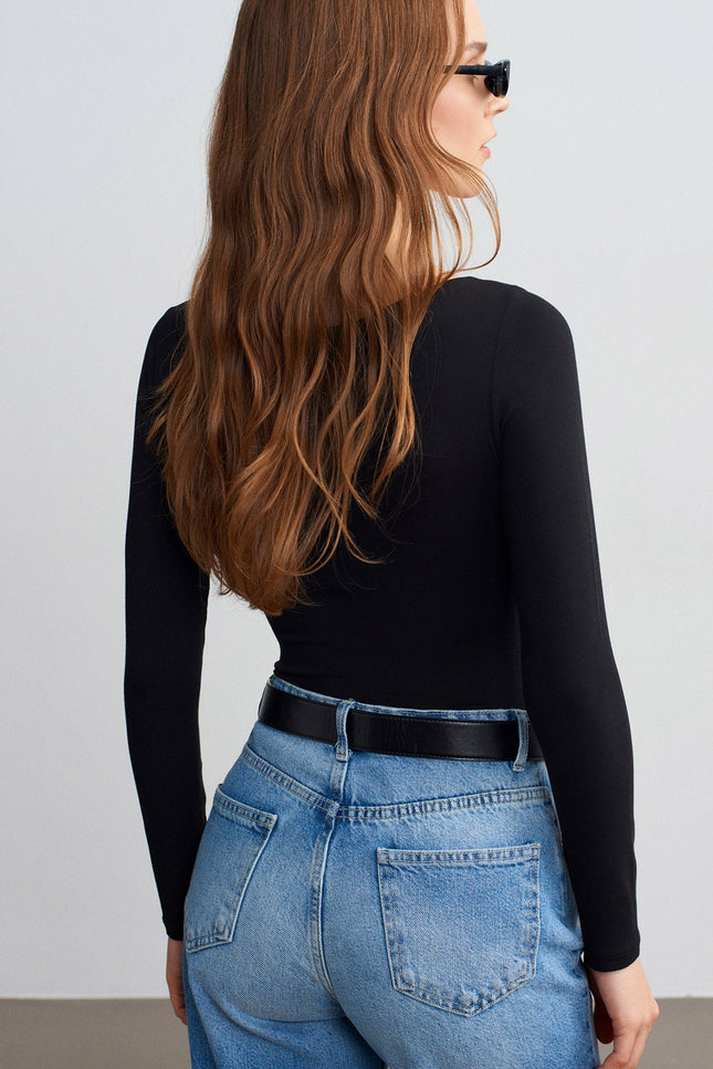 32549 Kayık Yaka Bodysuit-Siyah