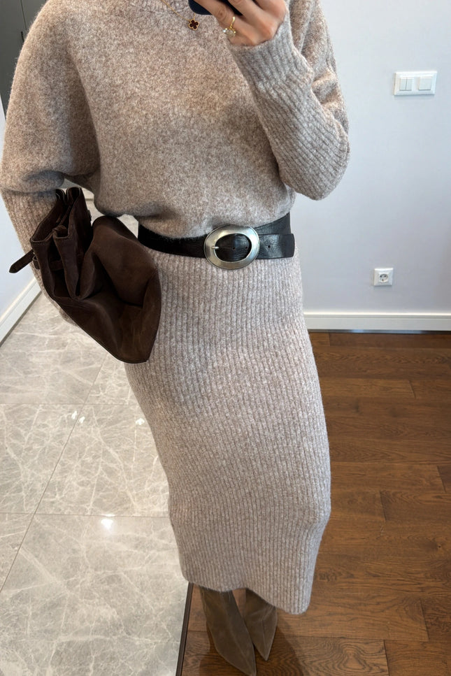 Elegant Knit Midi Dress with Pencil Skirt, Comfortable Standard Fit