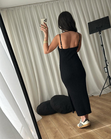 Askılı Siyah Elbise