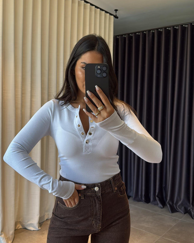 Via Basic White with Button