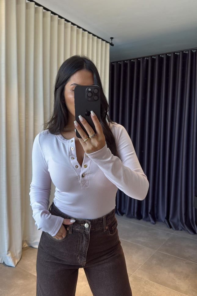 Via Basic White with Button