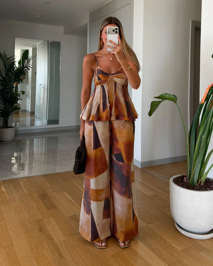 Printed Sleeveless Blouse and Trousers Set