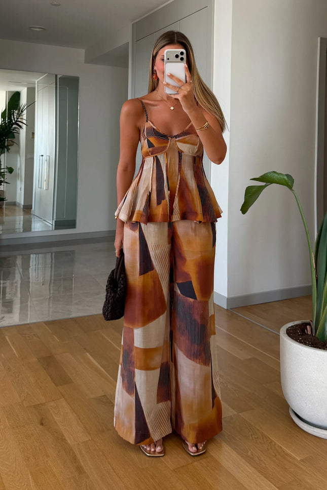 Printed Sleeveless Blouse and Trousers Set