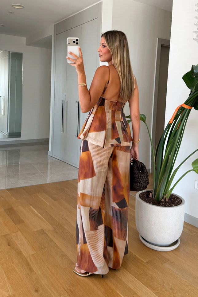 Printed Sleeveless Blouse and Trousers Set
