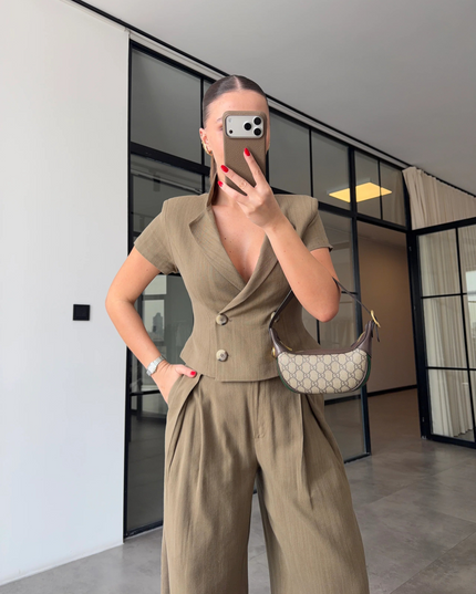 Simona Linen Blouse And Trouser Set With A Fitted Waist