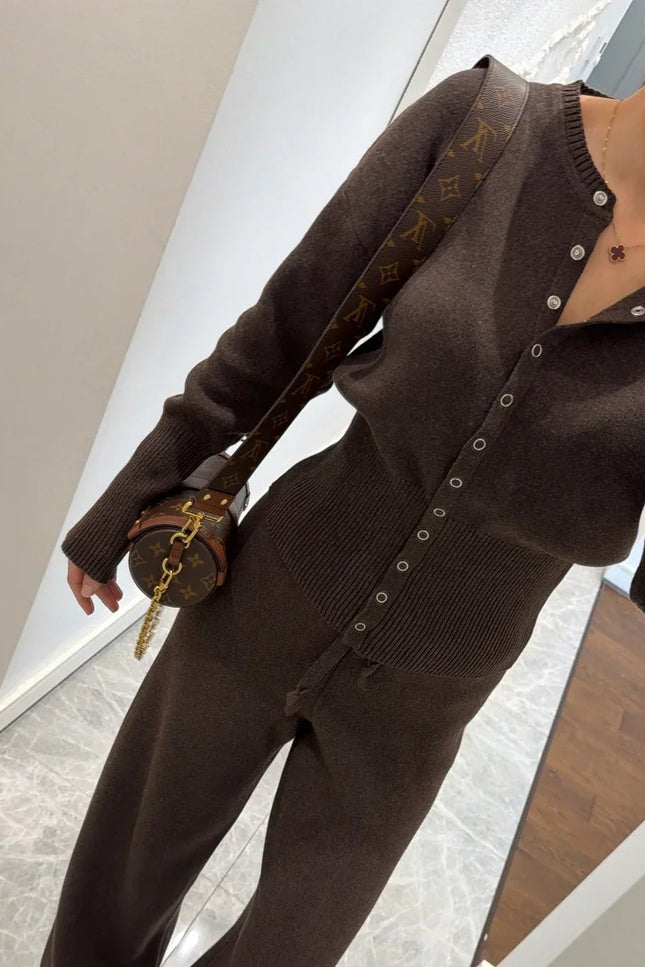 Chic Waist-Detailed Two-Piece Knit Set: Comfortable, Stylish, Versatile Outfit