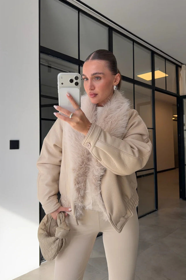 Chic Ecru Faux Leather Jacket with Plush Fur Collar for Women
