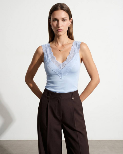 Dilvin V neck lace top