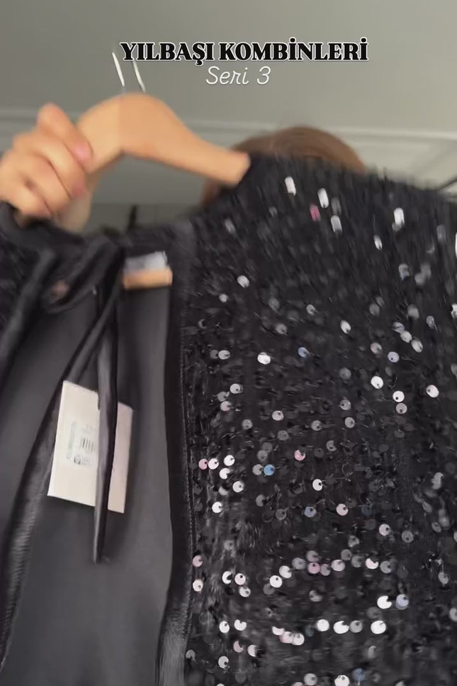 Charlie Sequin Detailed Padded Tie Jacket with short -Black