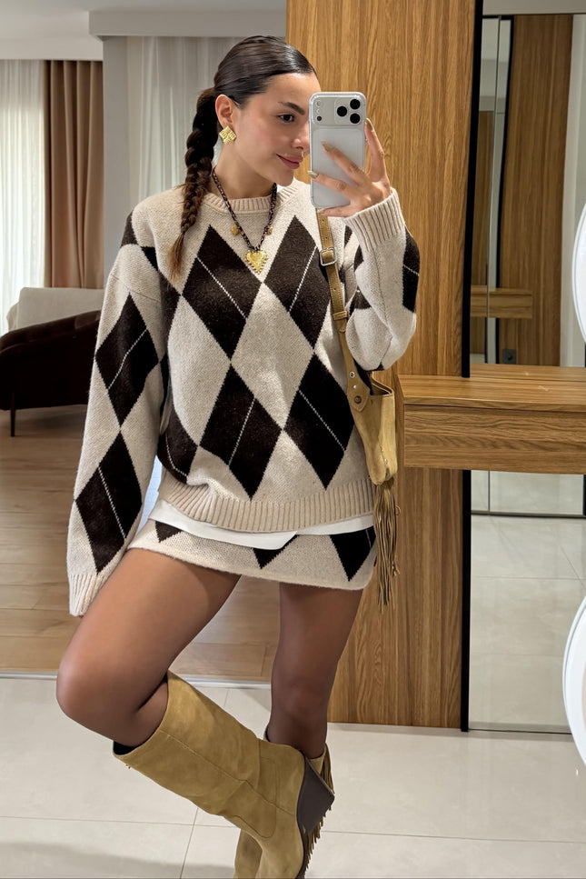 Pukie Pattern Knitted Skirt & Sweater Set
