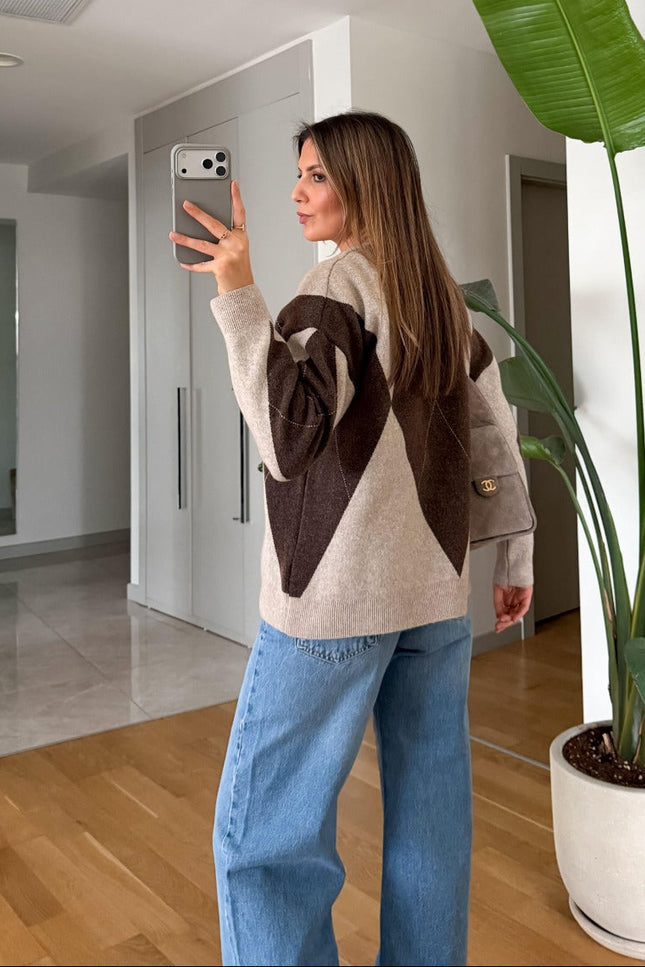 Elena Buttoned Pattern Sweater - Coffee Beige