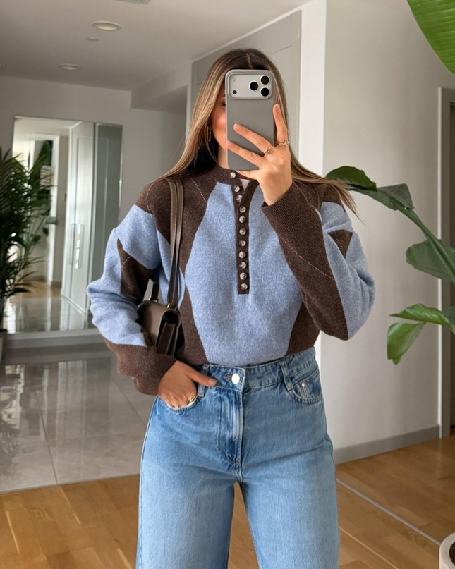 Elena Buttoned Pattern Sweater - Coffee Blue