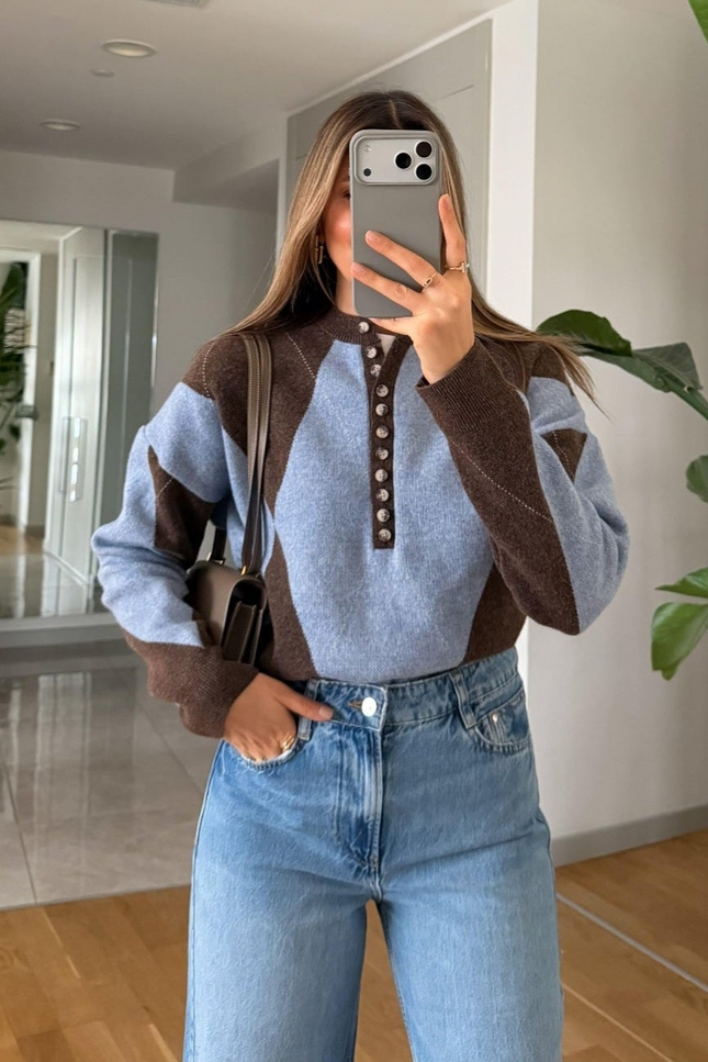 Elena Buttoned Pattern Sweater - Coffee Blue