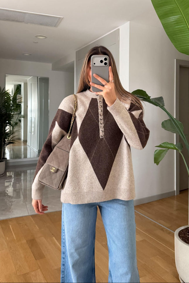 Elena Buttoned Pattern Sweater - Coffee Beige
