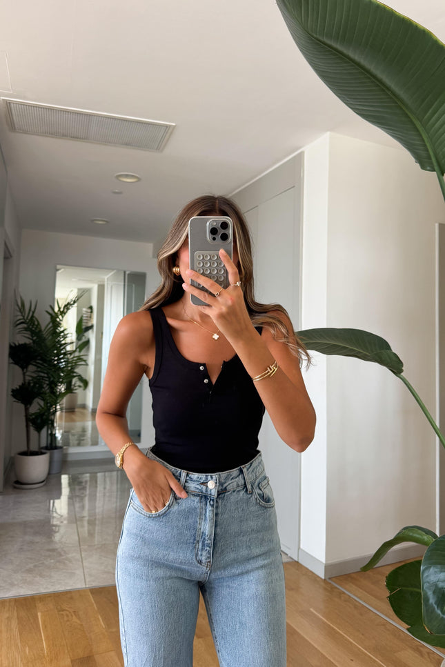 Dilvin Snap Button Collar Tank Top