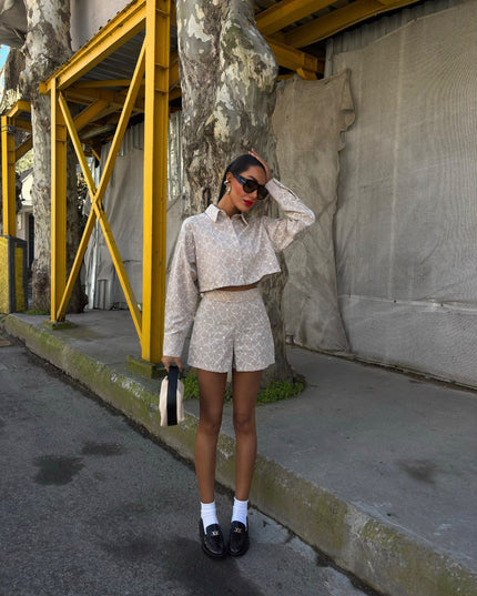 Embroidered pattern vest with short linen