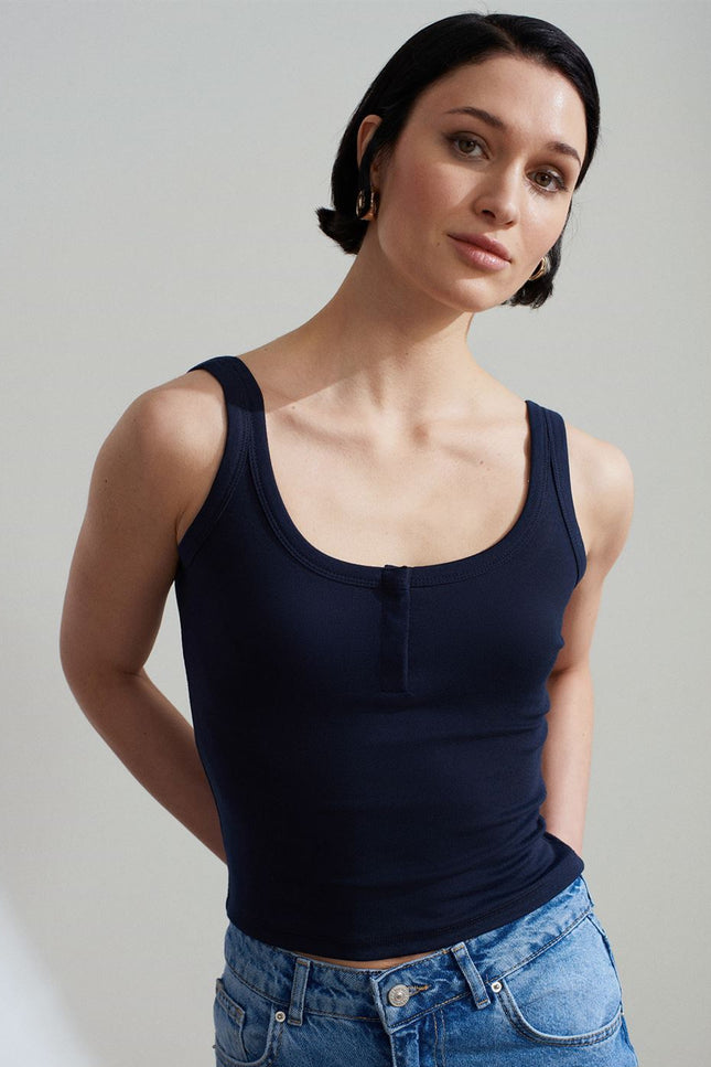 Dilvin Snap Button Collar Tank Top